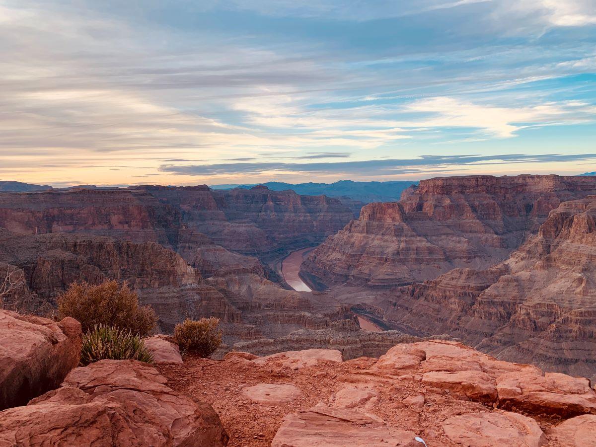 Top 8 Stunning Landforms Thumbnail